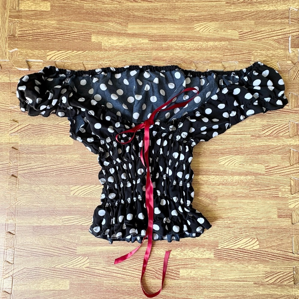 Black White Polka Dot Smocked Off Shoulder Crop Top Sz XS-S - Picture 2 of 7